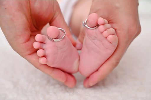 海东怀孕肚子一边高一边低 海东怀孕肚子一边高一边低